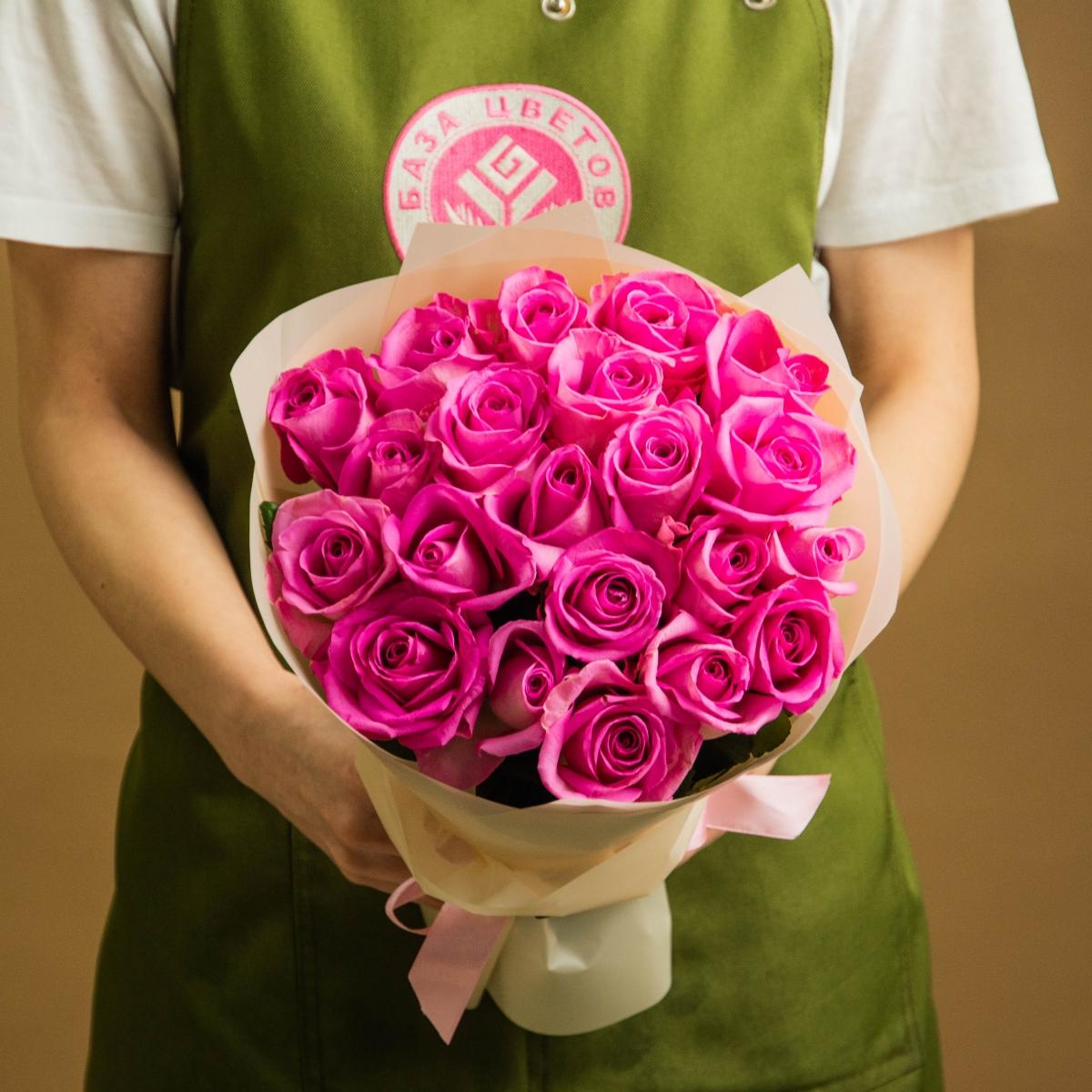 Букет из 21 нежно розовой розы