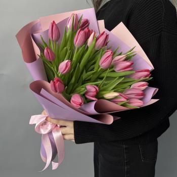 25 розовых тюльпанов