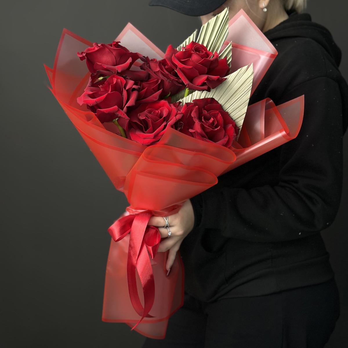 7 красных роз